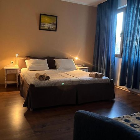 פרימורסקו Paunovi Guest House מראה חיצוני תמונה