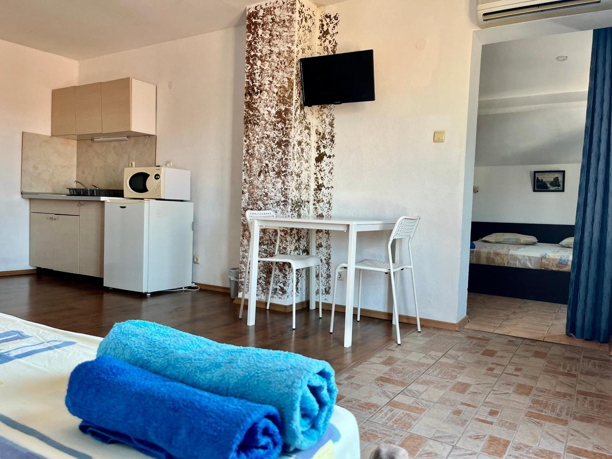 פרימורסקו Paunovi Guest House מראה חיצוני תמונה