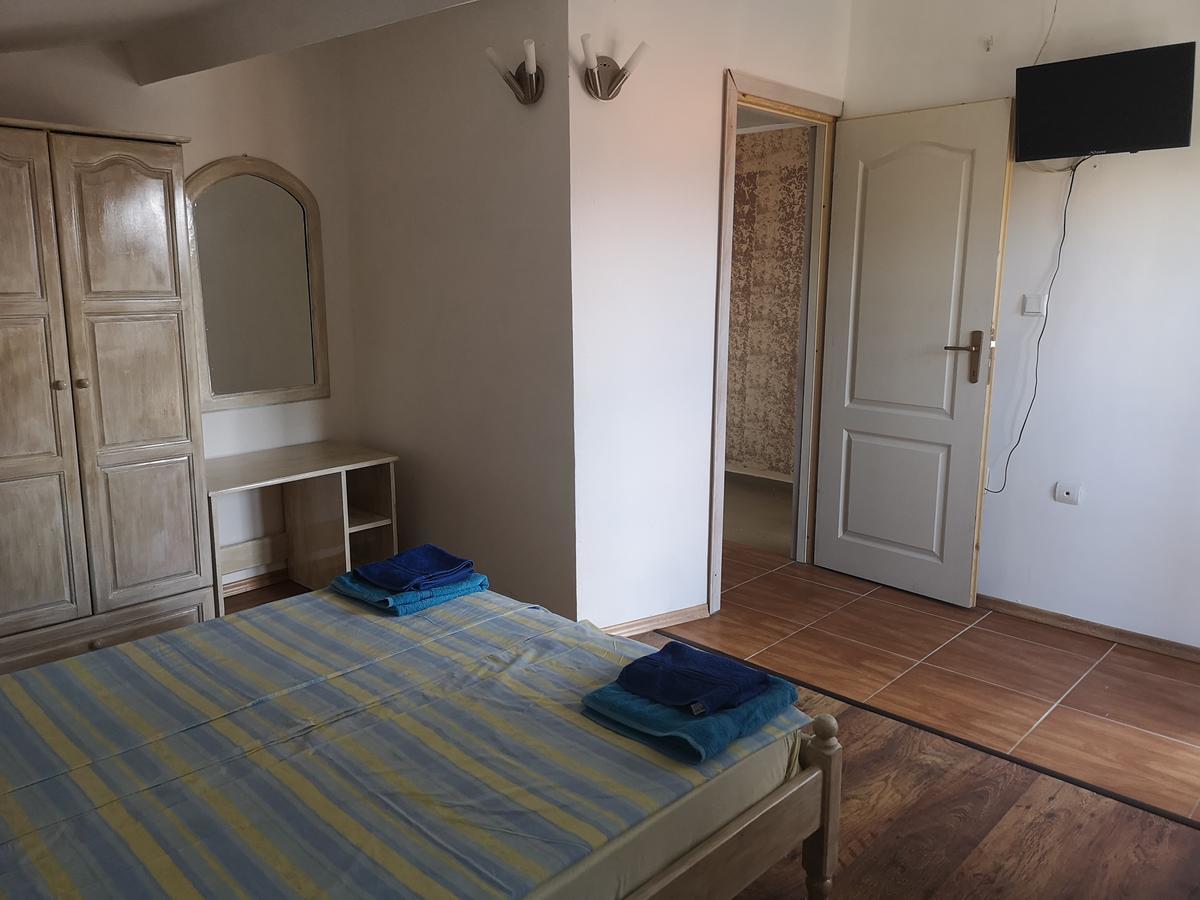 פרימורסקו Paunovi Guest House מראה חיצוני תמונה